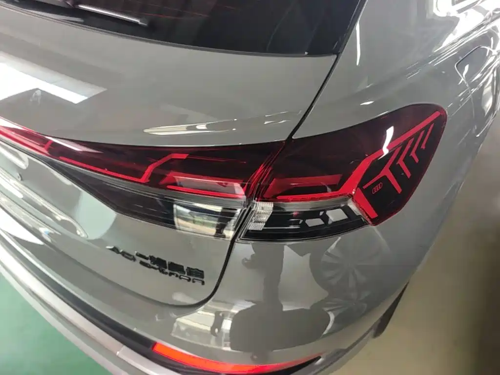 Audi Q4 e-tron — миниатюра 8