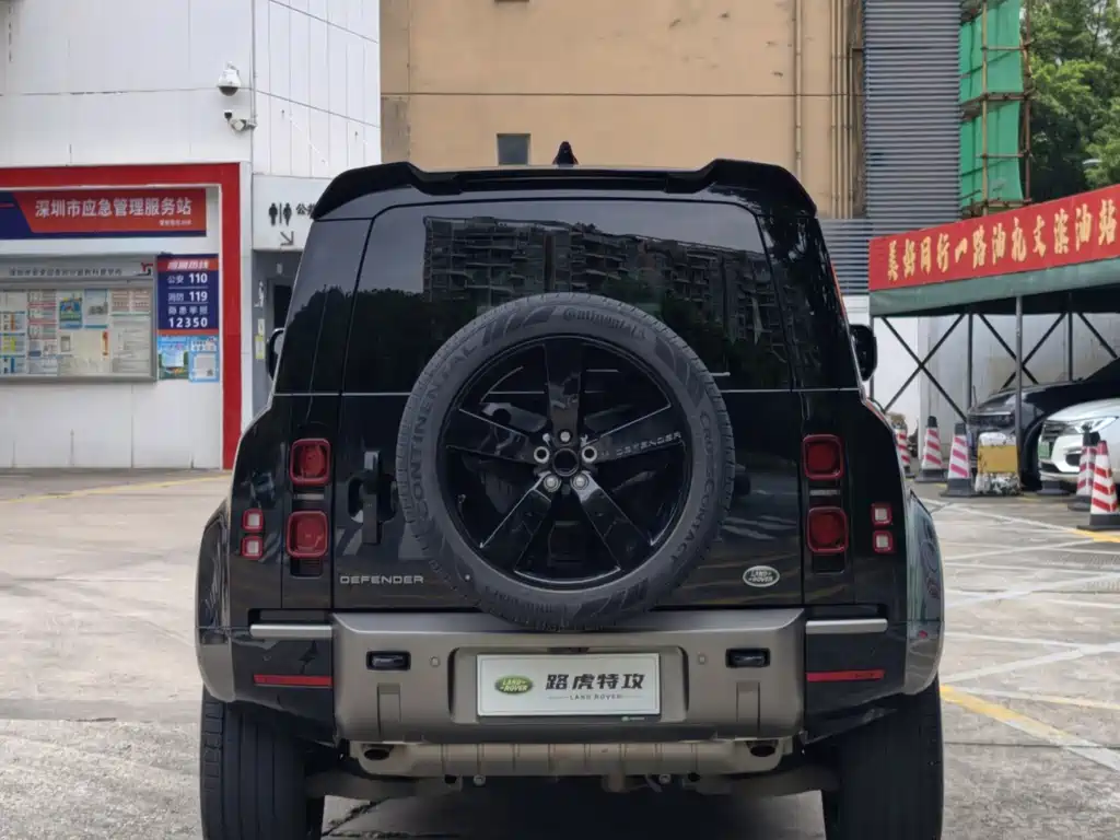 Land Rover Defender — миниатюра 12
