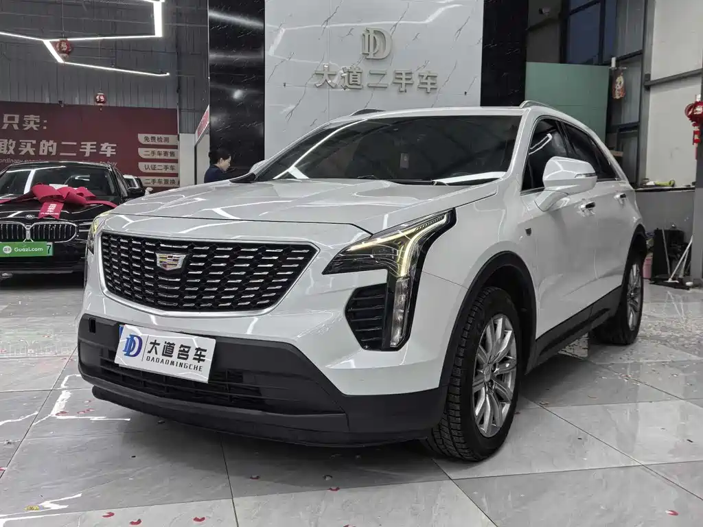 CADILLAC XT4