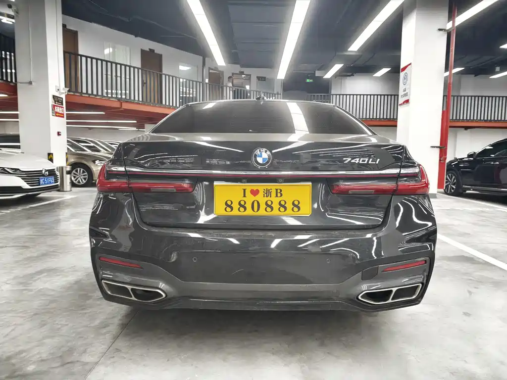 BMW 7 Series — миниатюра 16