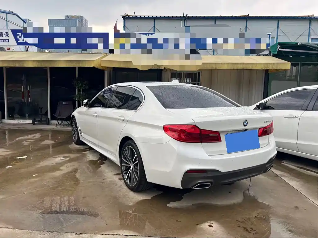 BMW 5 Series — миниатюра 2