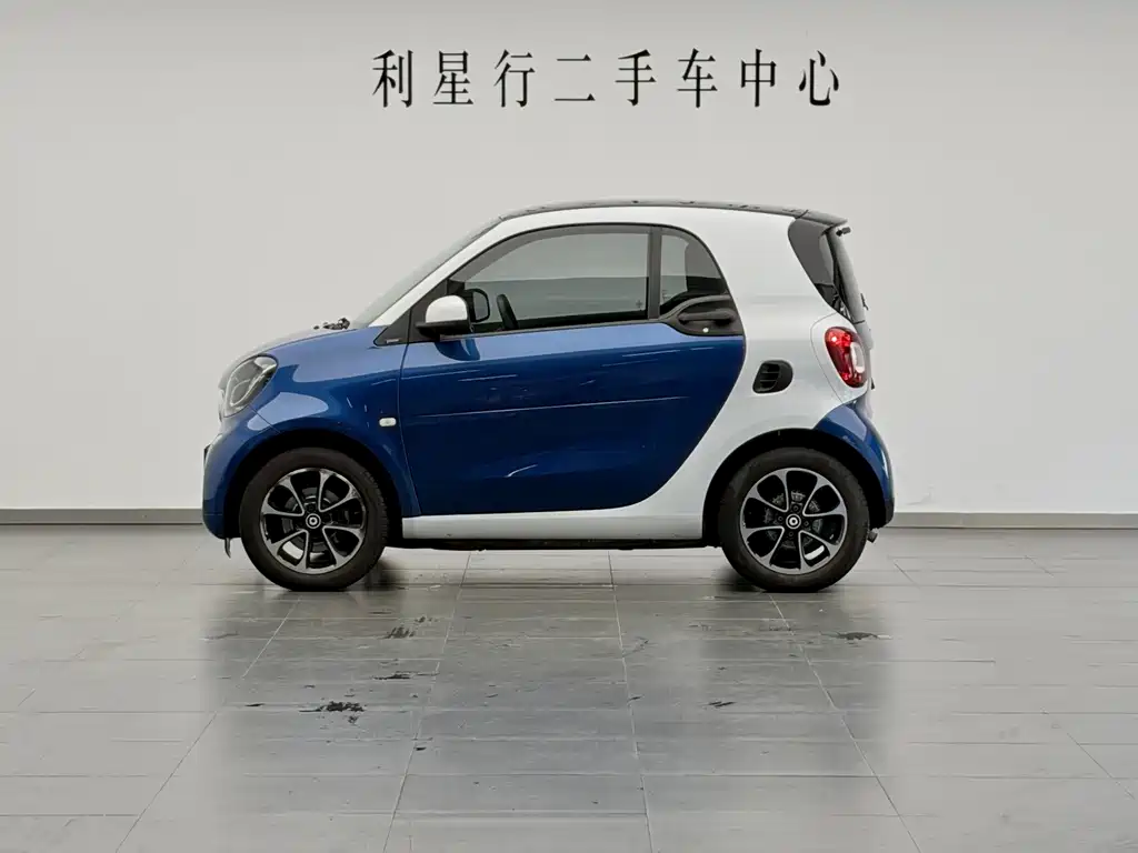 smart Smart Fortwo — миниатюра 8