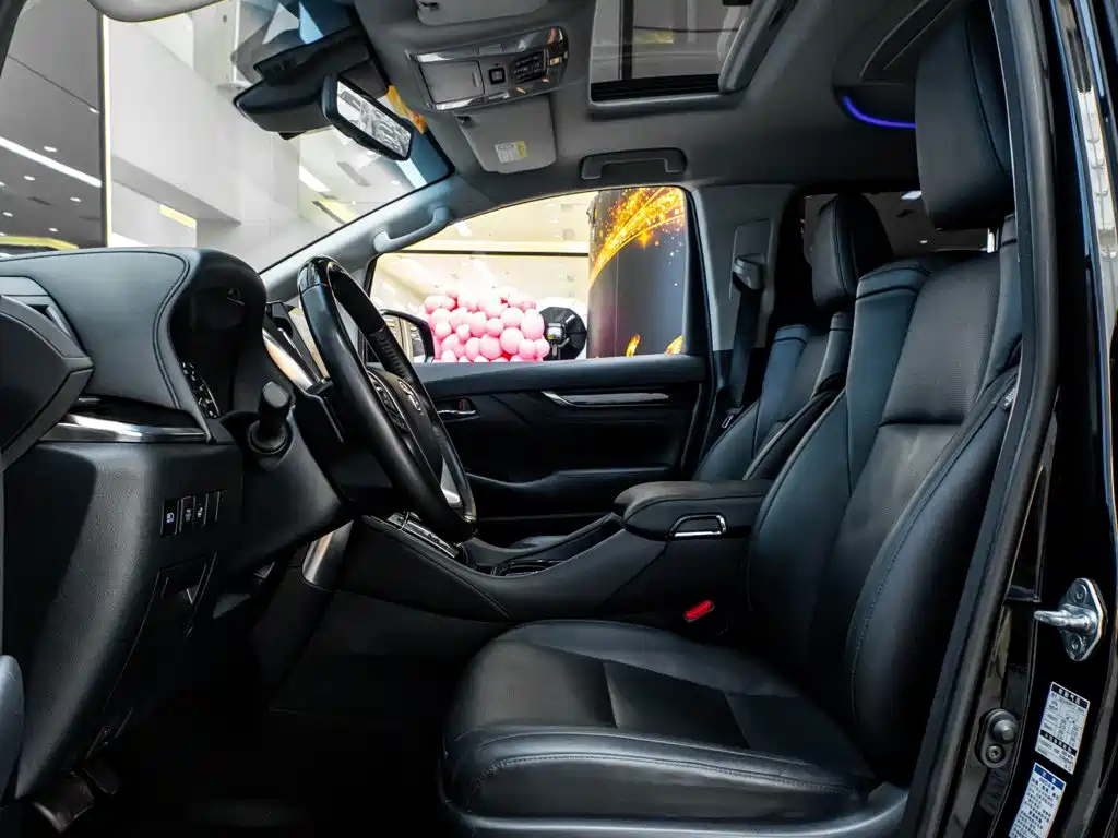 Toyota Vellfire — миниатюра 28