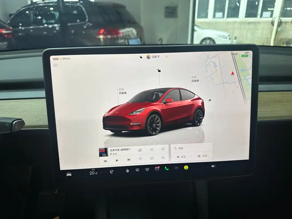 Tesla Model Y — миниатюра 9