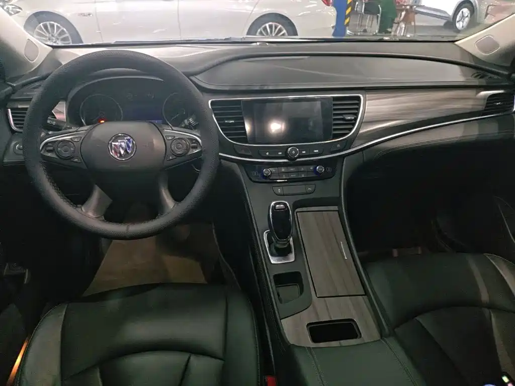 Buick LaCrosse — миниатюра 10