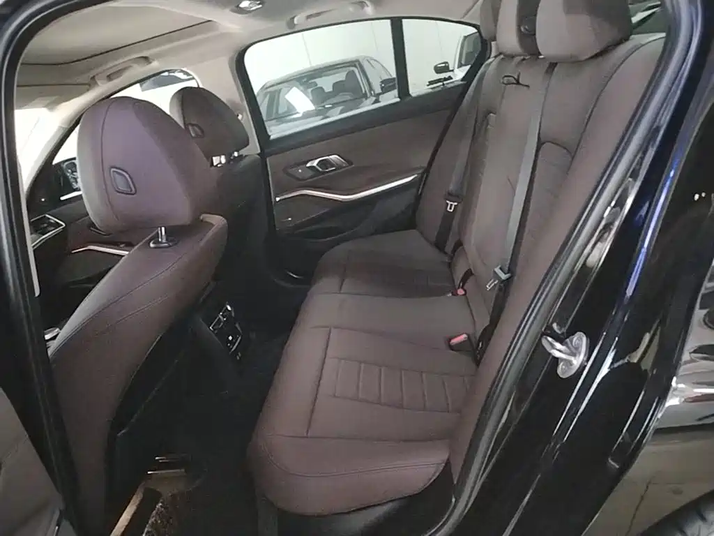 BMW 3 Series — миниатюра 17