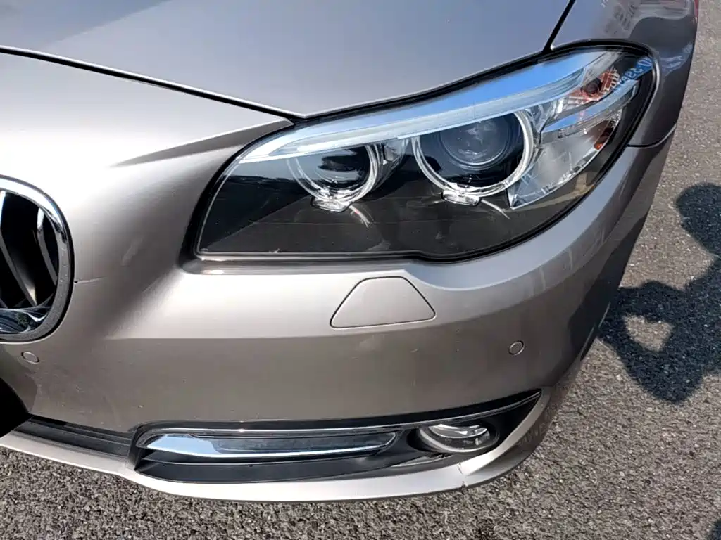 BMW 5 Series — миниатюра 24
