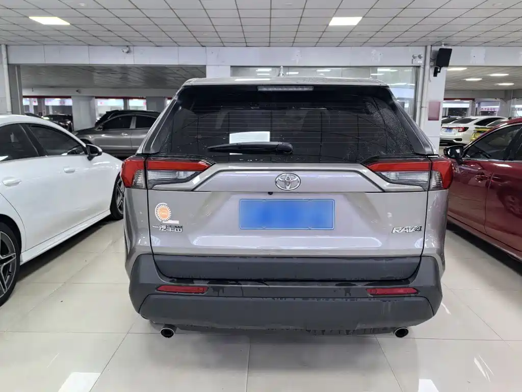 Toyota RAV4 — миниатюра 14