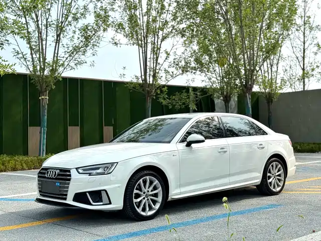 AUDI  A4L 2020