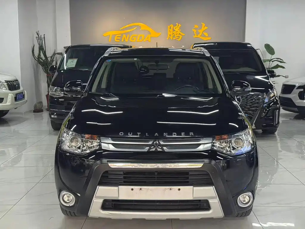 Mitsubishi Outlander (Import) — миниатюра 2