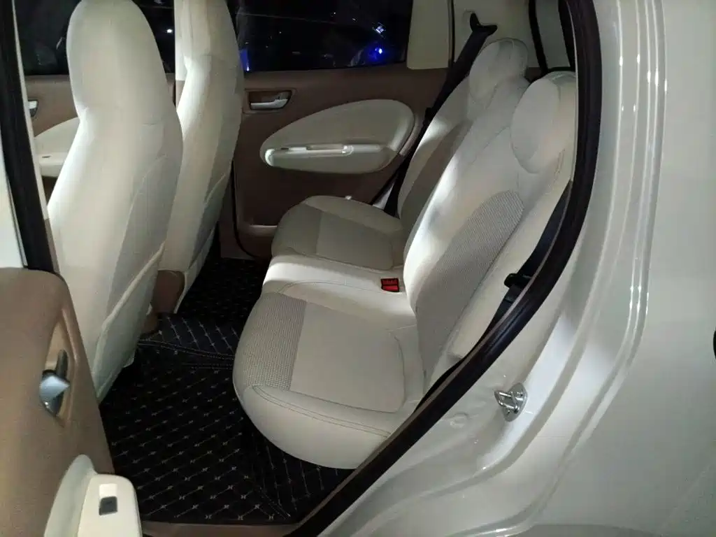 Wuling MINIEV — миниатюра 13