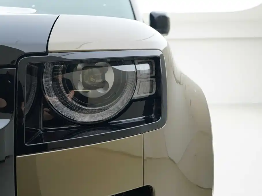 Land Rover Defender — миниатюра 13