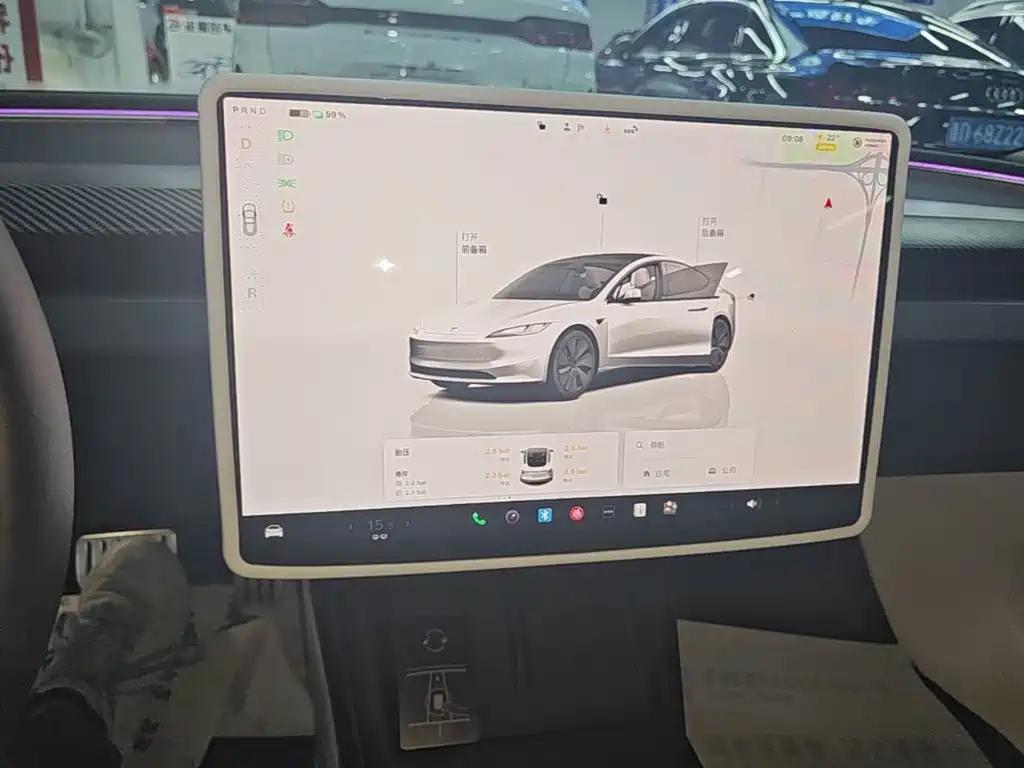 Tesla Model 3 — миниатюра 13