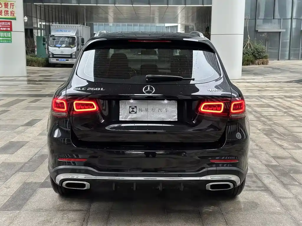 MERCEDES-BENZ GLC