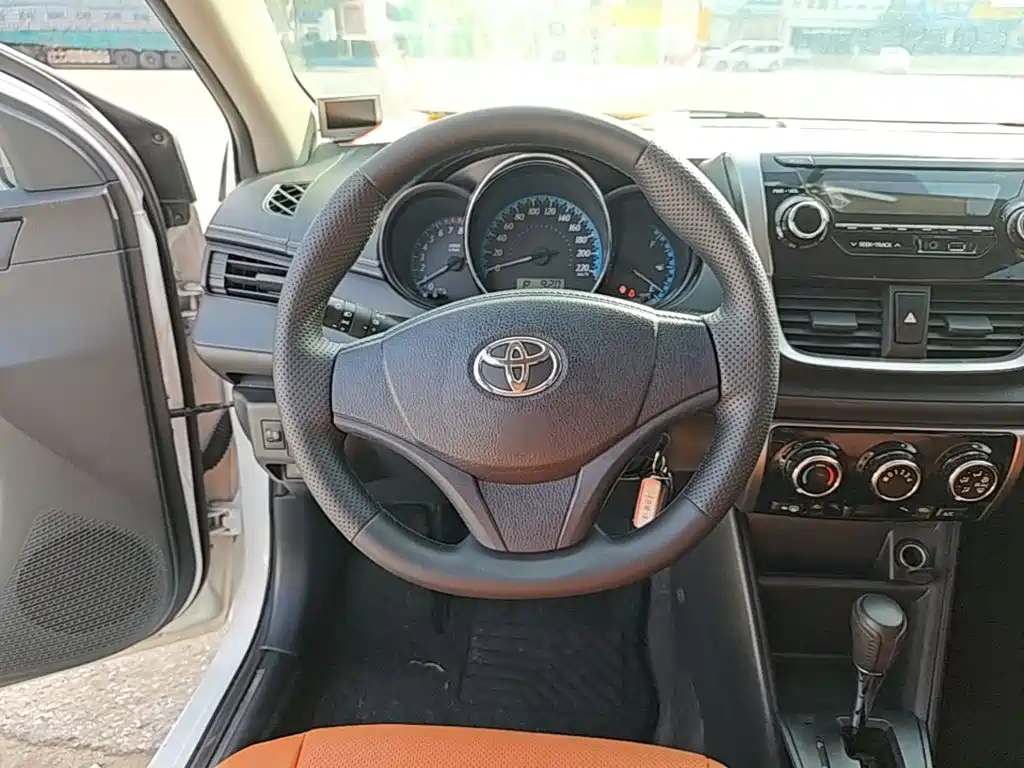 Toyota Yaris L — миниатюра 11
