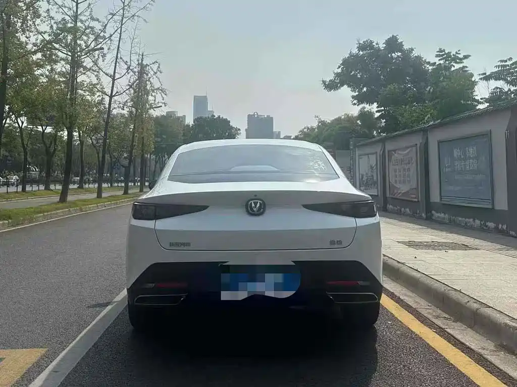 Changan Eado — миниатюра 5