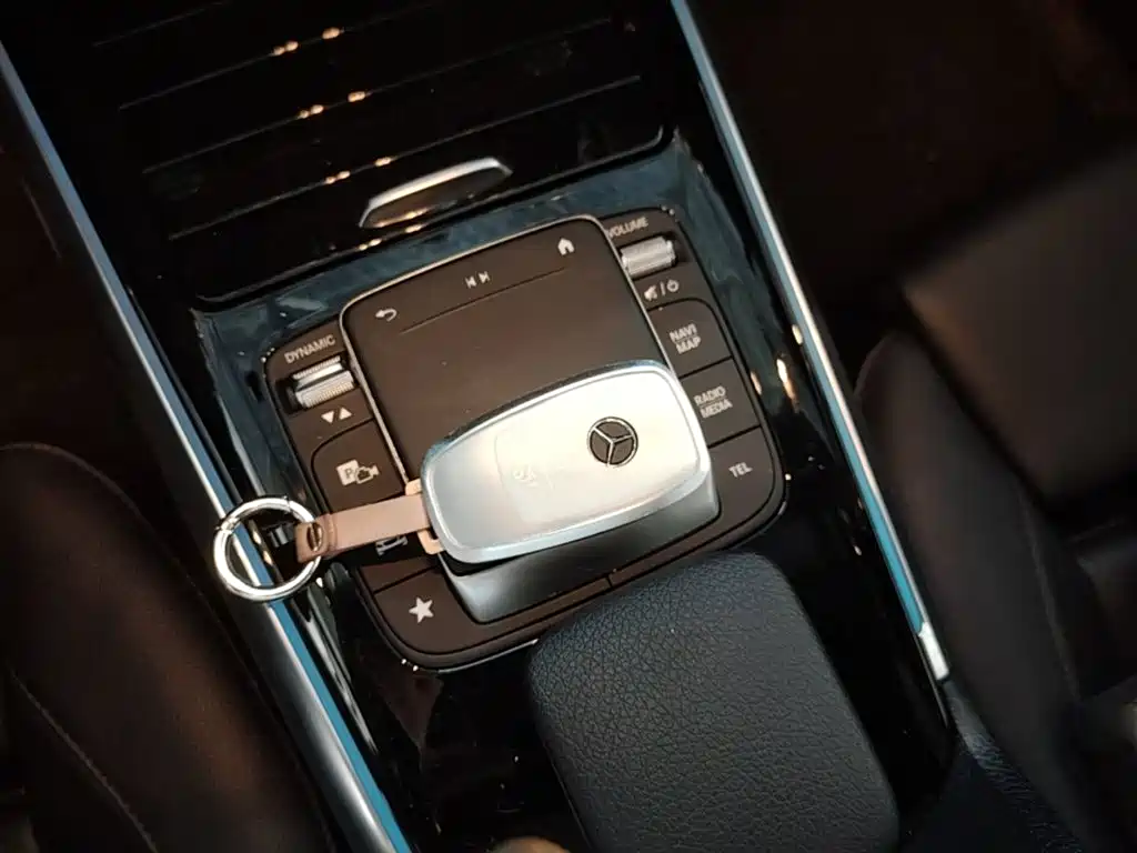 Mercedes-Benz GLA — миниатюра 9