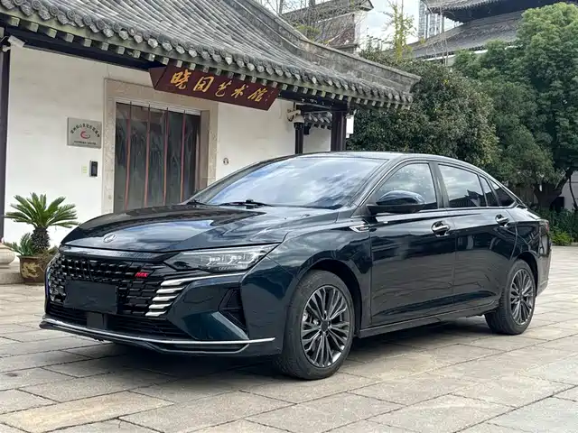 DONGFENG YI HYUN MAX