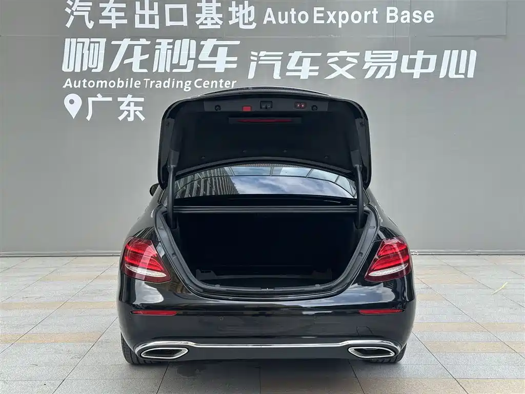 Mercedes-Benz E-Class — миниатюра 14