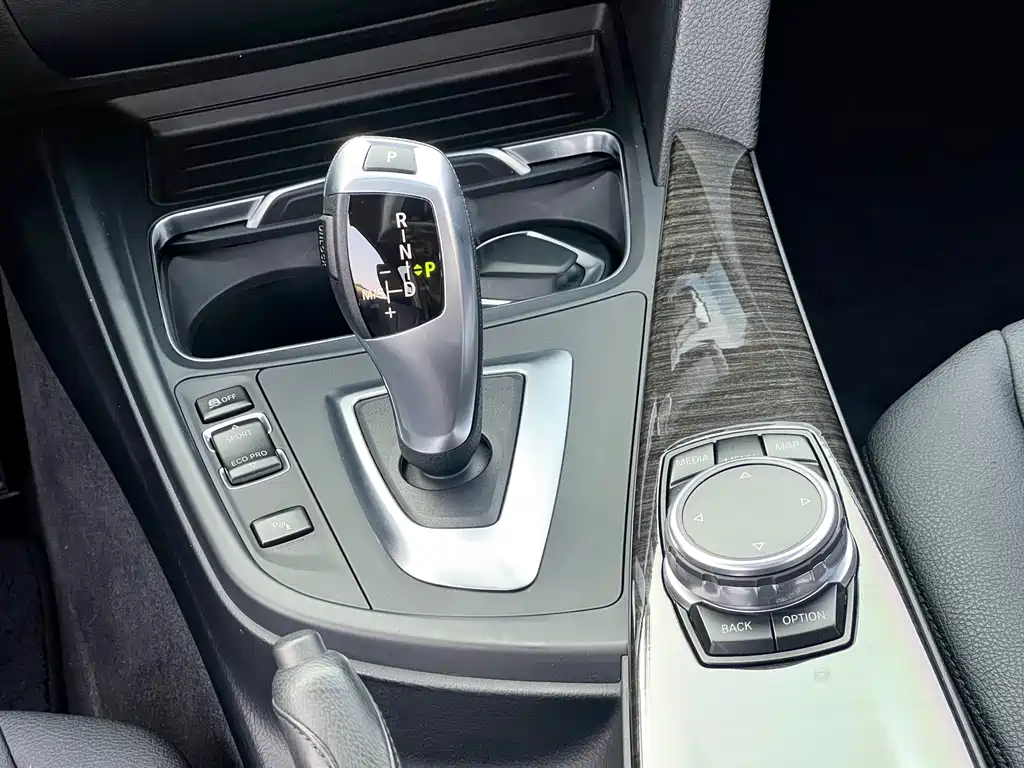 BMW 3 Series — миниатюра 12