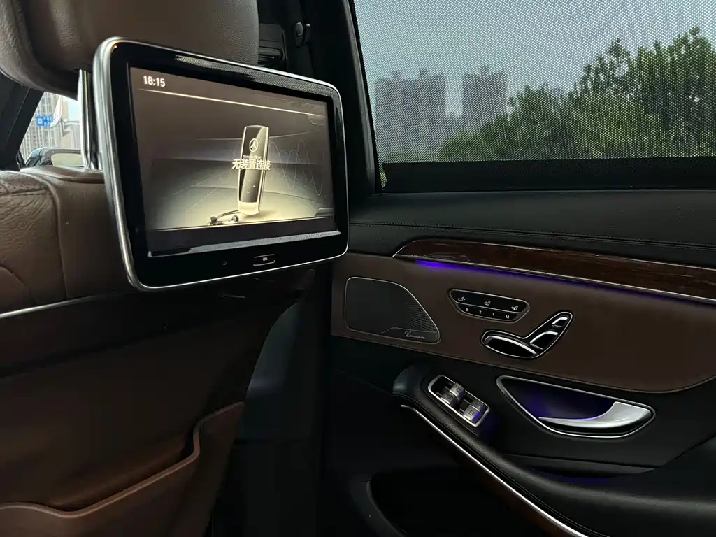Mercedes-Benz S-Class — миниатюра 12
