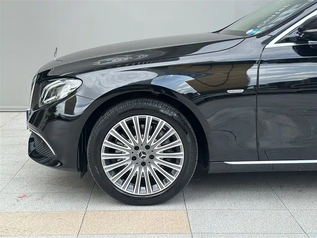Mercedes-Benz E-Class — миниатюра 5