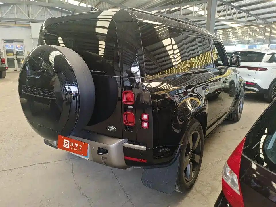 Land Rover Defender — миниатюра 9