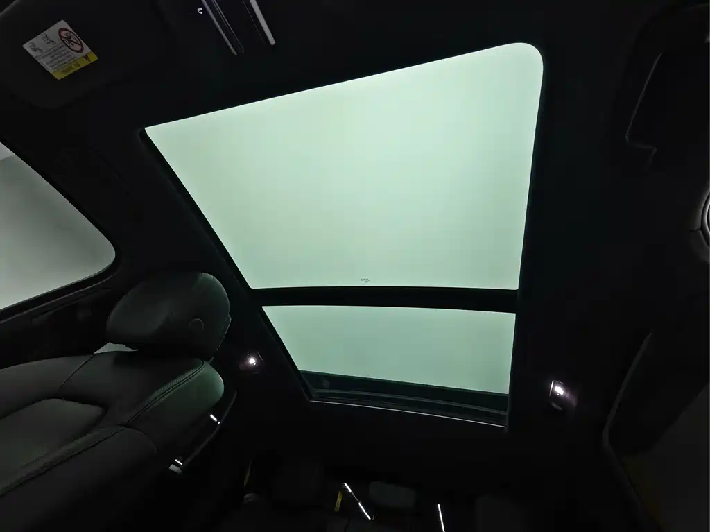 Porsche Cayenne — миниатюра 13
