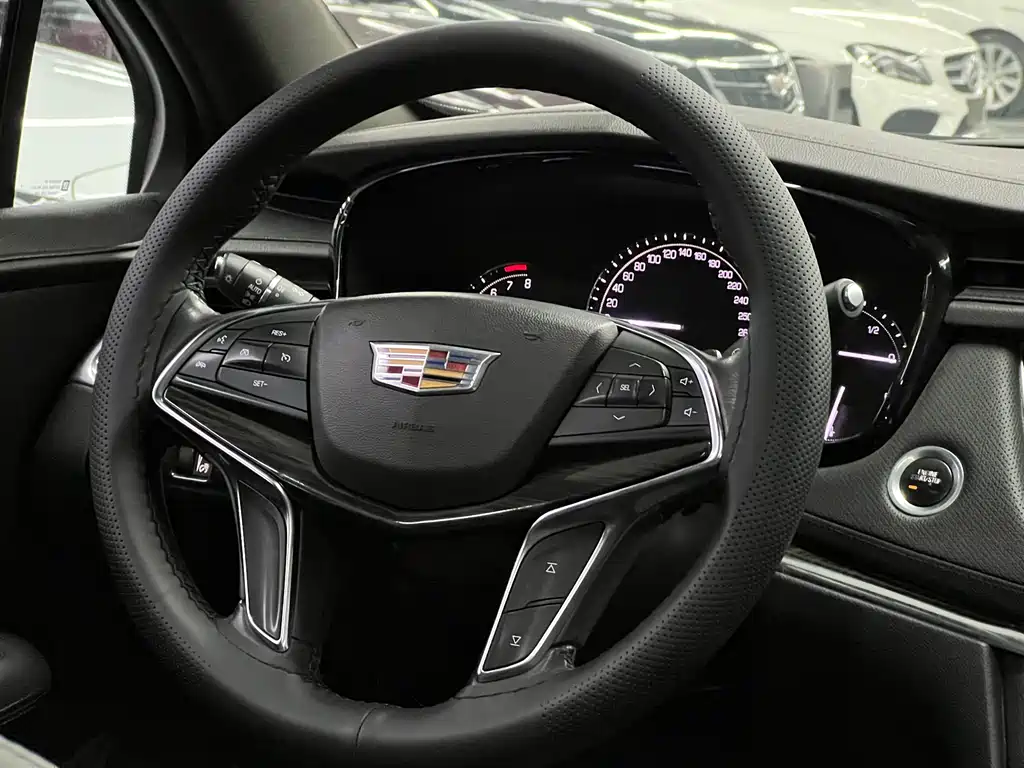 CADILLAC XT5
