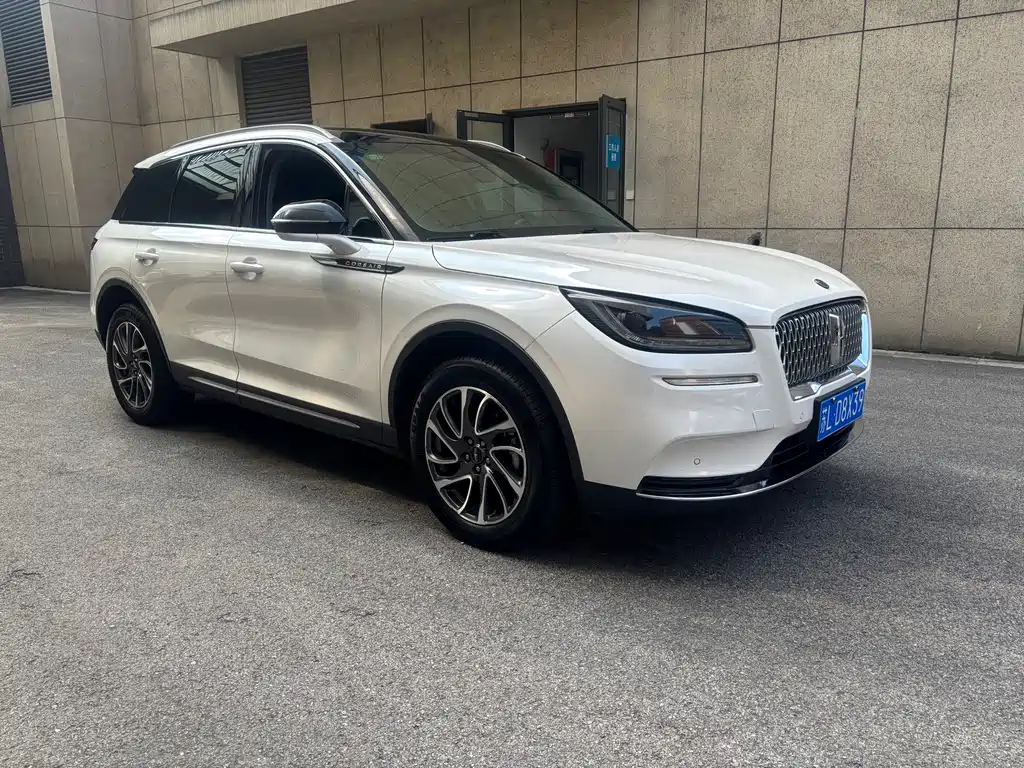 Lincoln Corsair — миниатюра 3