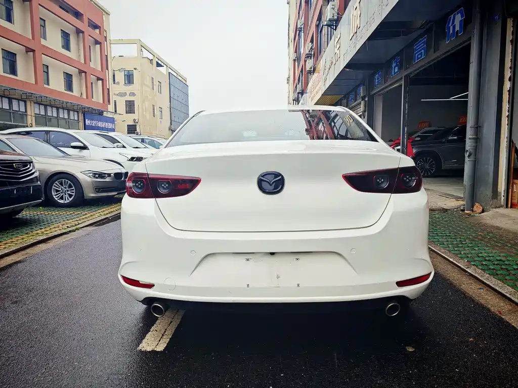 MAZDA 3 ANGKESAILA