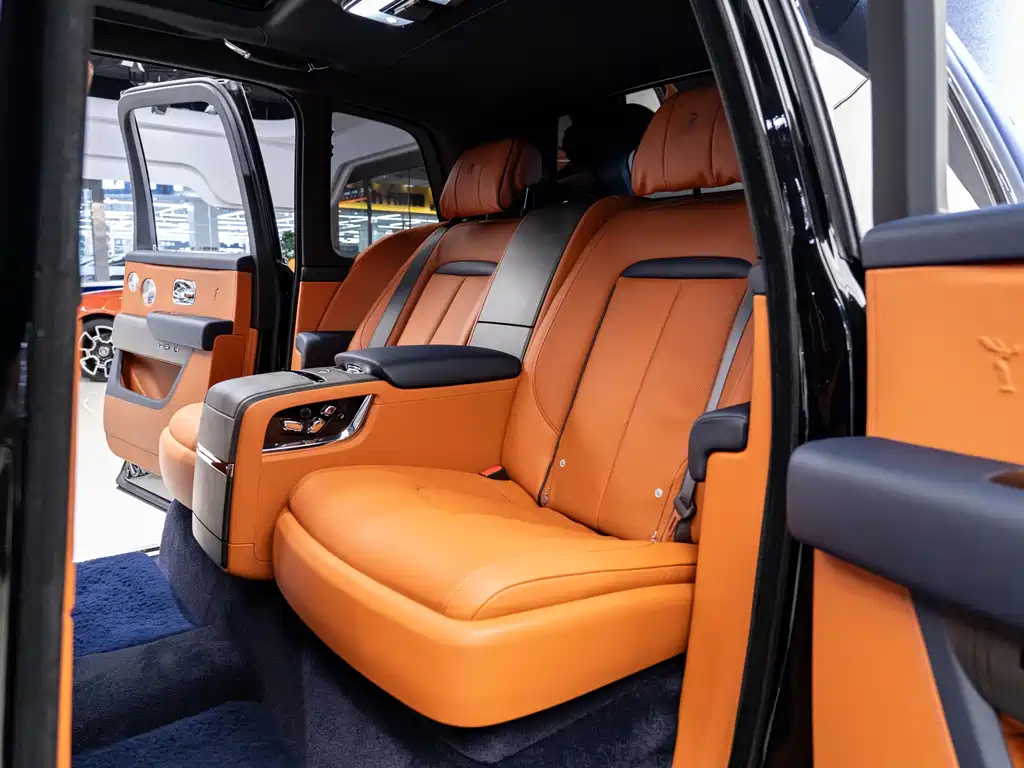 Rolls-Royce Cullinan 2018 мест
