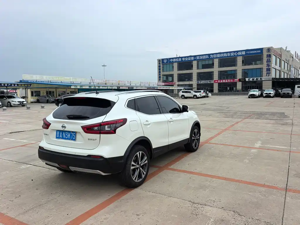 Nissan Qashqai — миниатюра 4