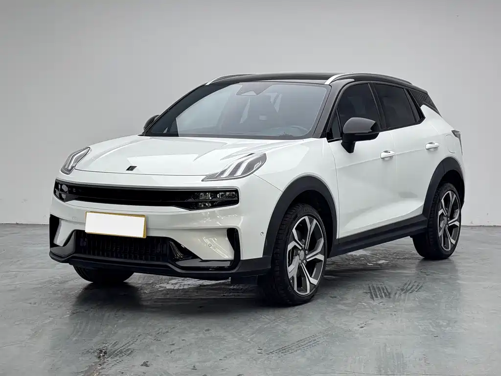Lynk & Co 06