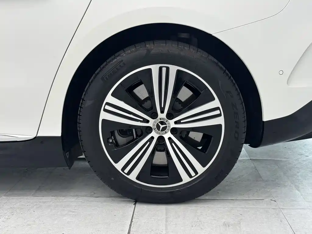 Mercedes-Benz EQE — миниатюра 8