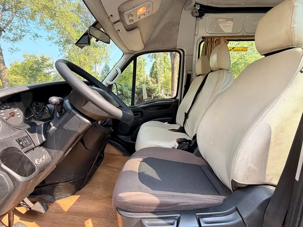IVECO Ousheng — миниатюра 9