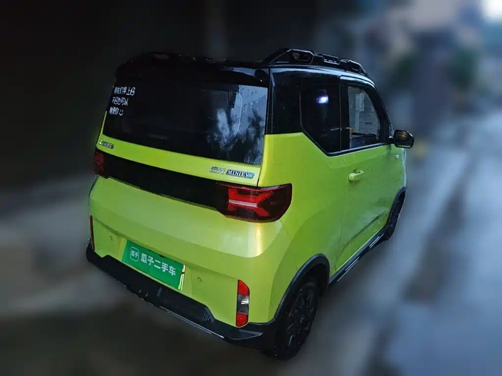 Wuling MINIEV — миниатюра 4