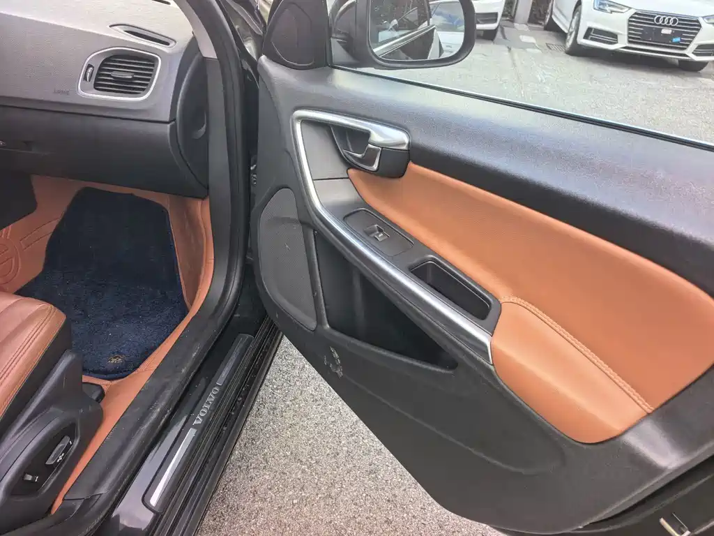 Volvo S60 — миниатюра 5