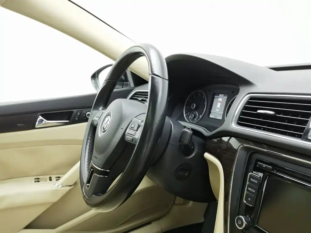 Volkswagen Passat — миниатюра 22