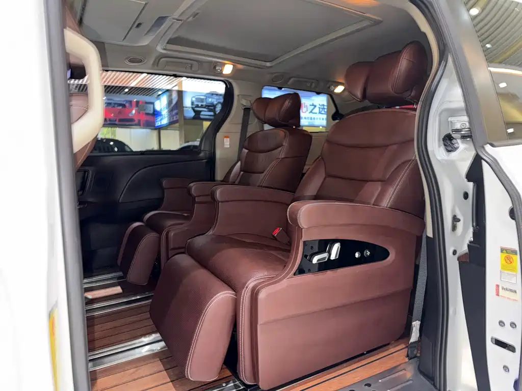 Toyota Sienna — миниатюра 13
