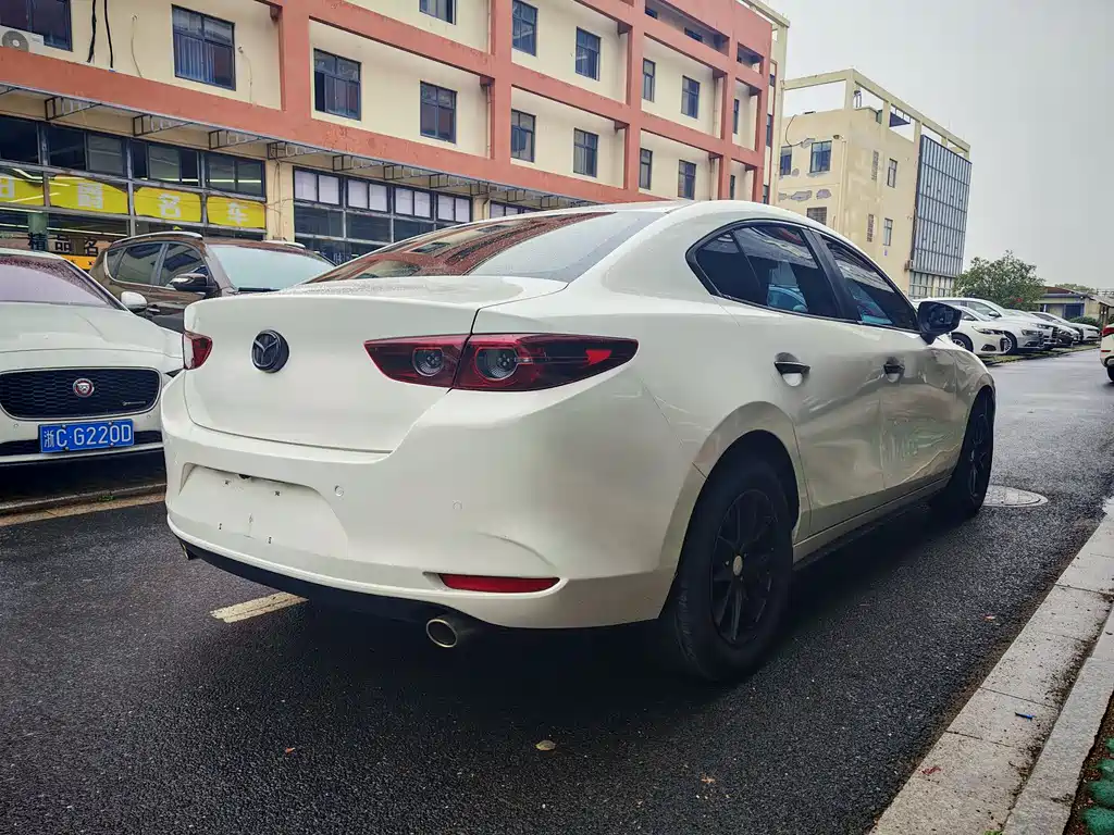 MAZDA 3 ANGKESAILA