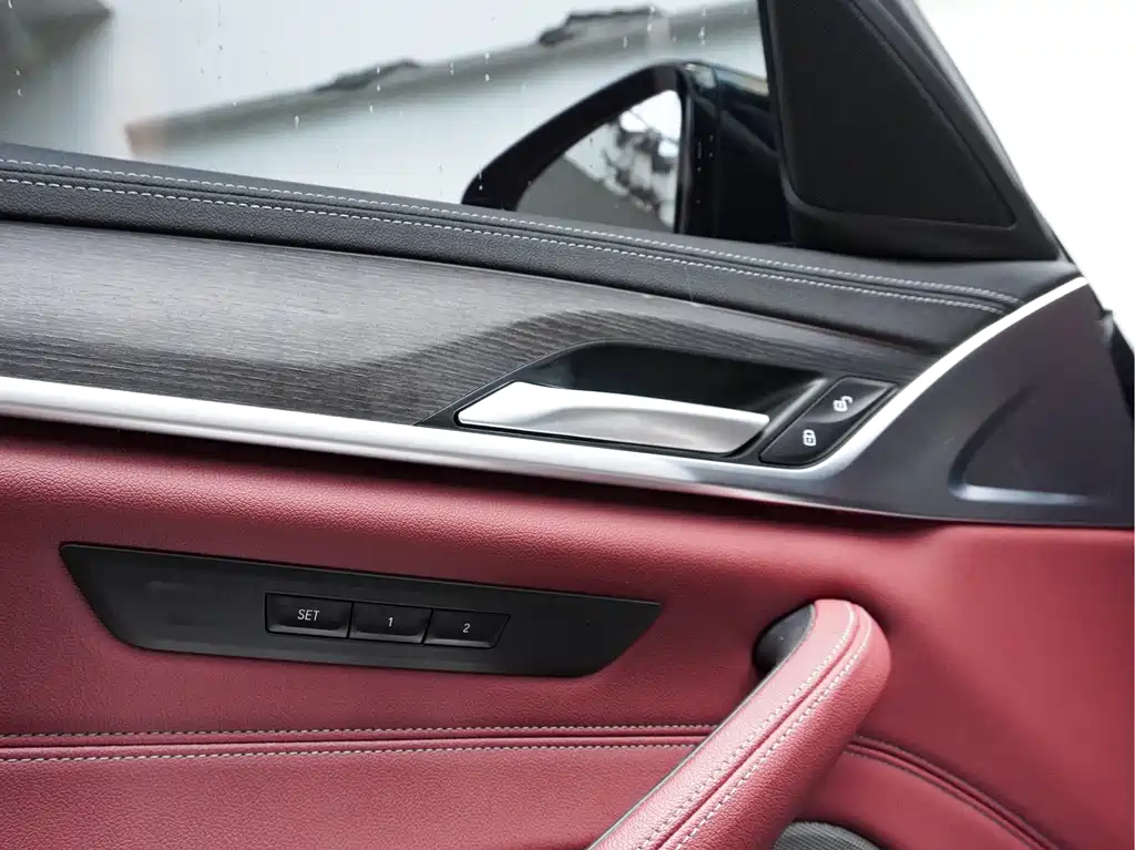 BMW 5 Series — миниатюра 11