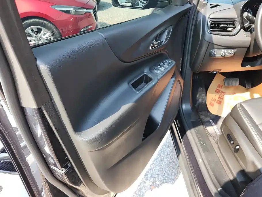 Chevrolet Equinox — миниатюра 7