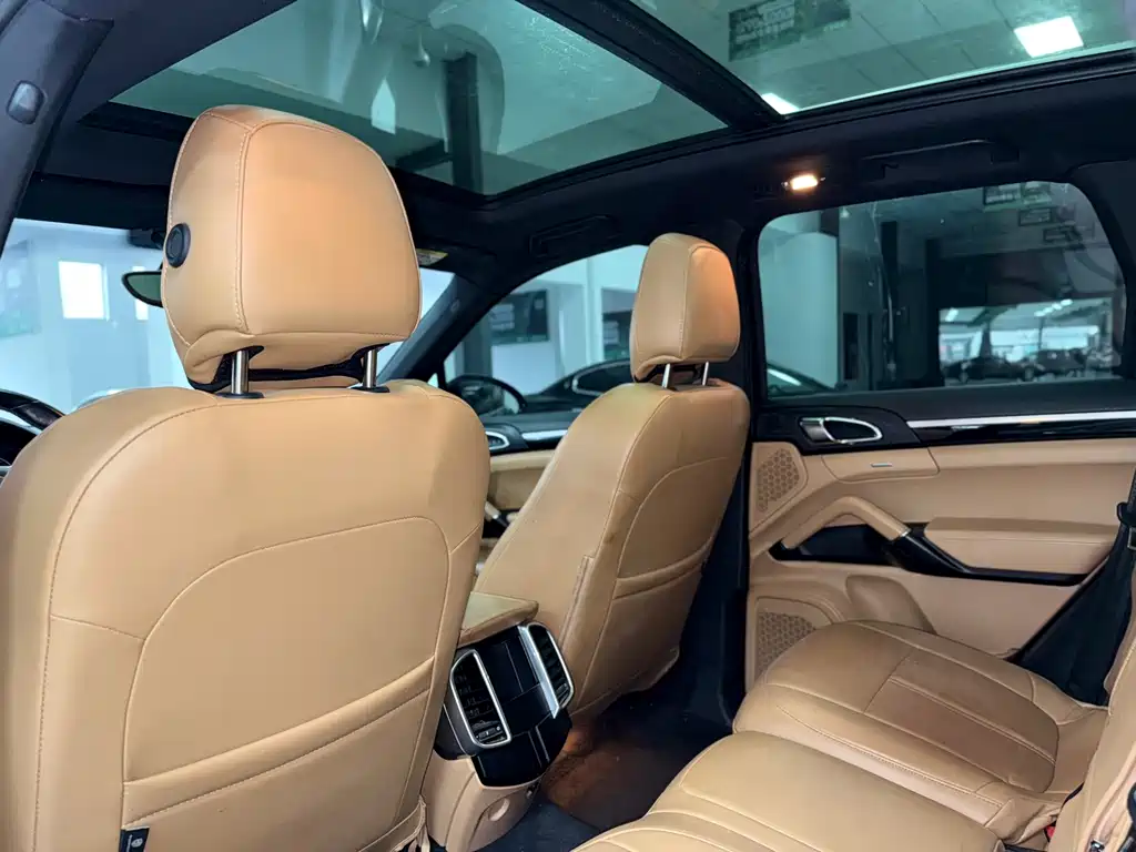 PORSCHE CAYENNE