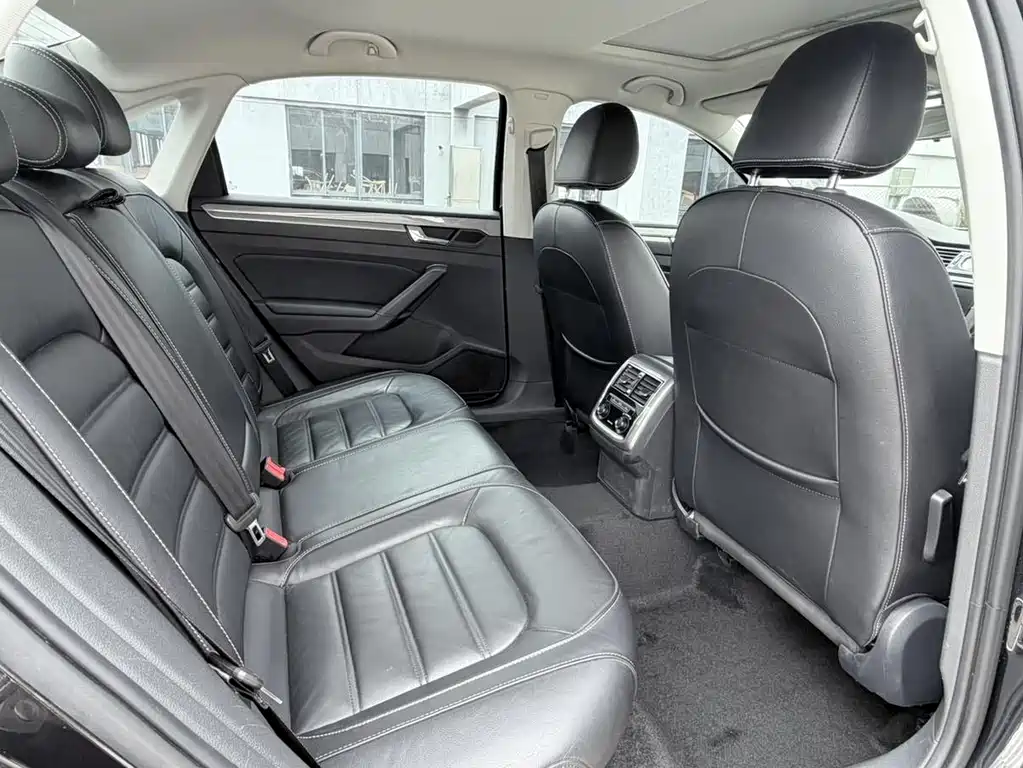Volkswagen Passat — миниатюра 10