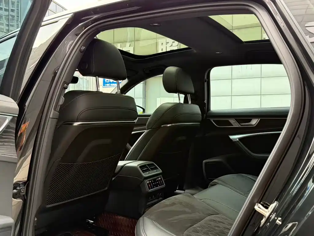 Audi A6L 2024 55 TFSI quattro Premium