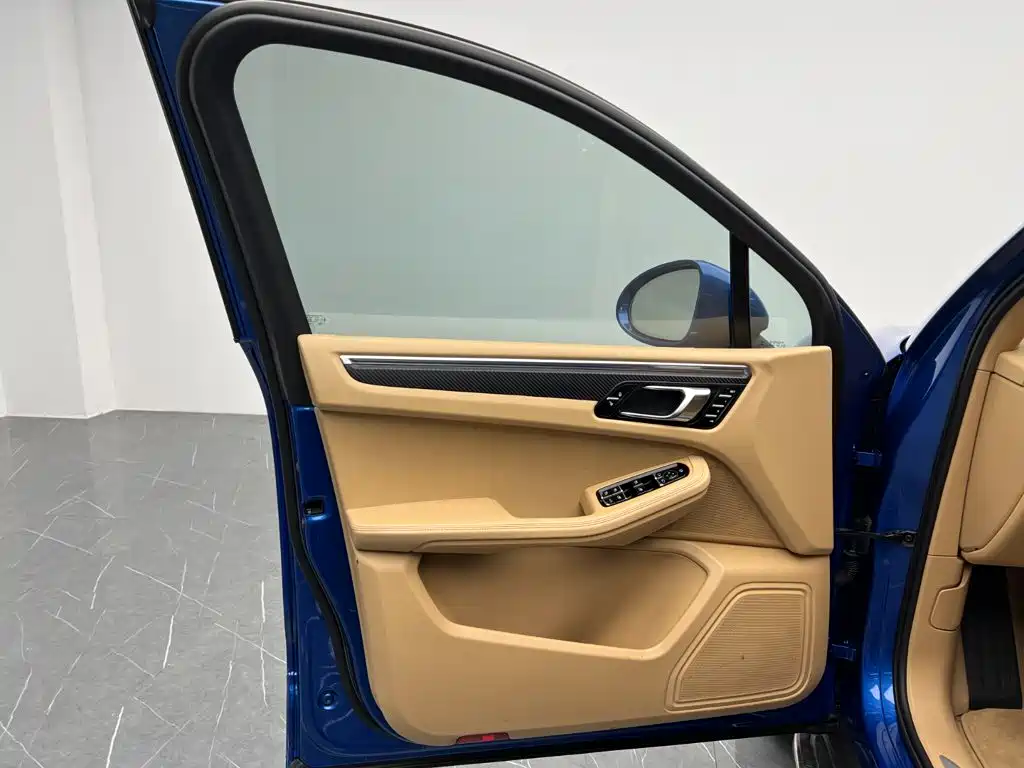 Porsche Macan — миниатюра 13