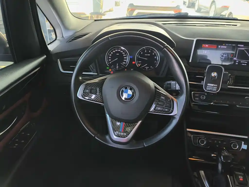 BMW 2 Series Active Tourer — миниатюра 11