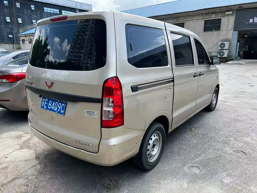 Wuling Hongguang V — миниатюра 8