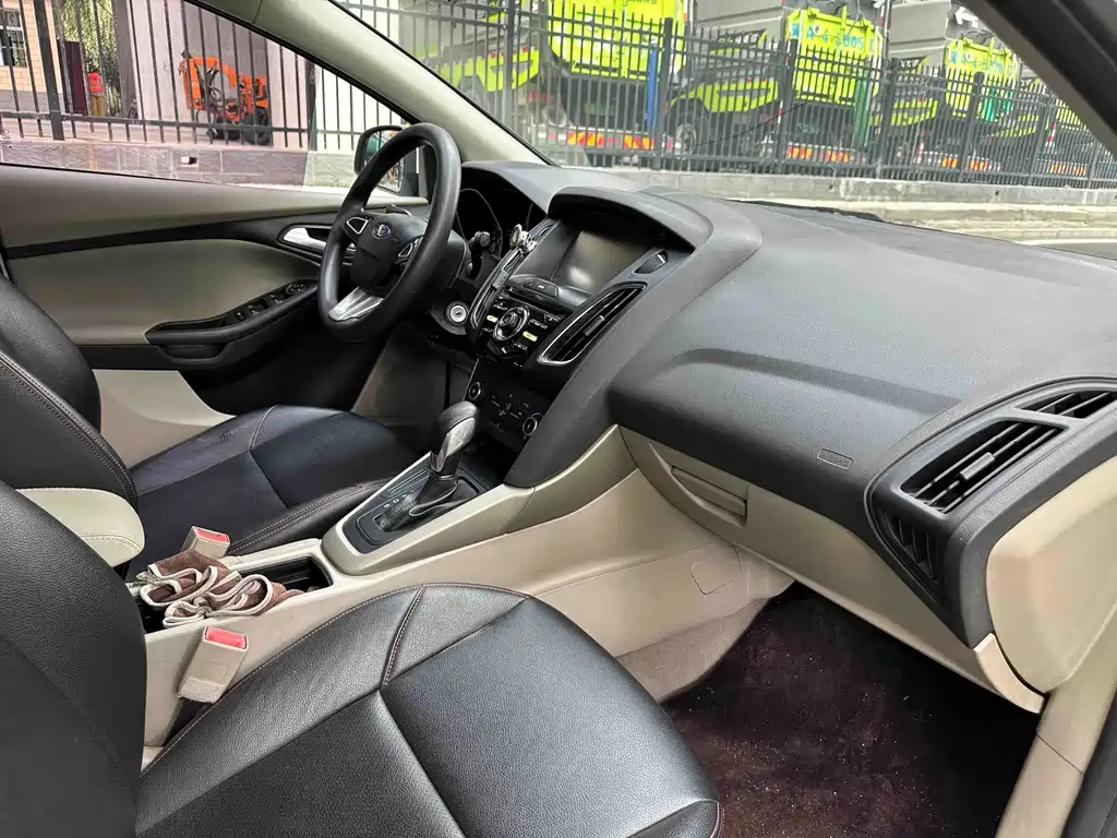 Ford Focus — миниатюра 12